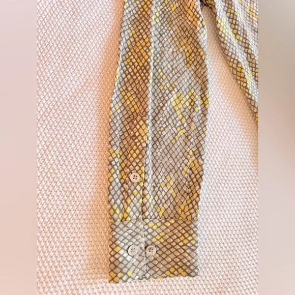 EQUIPMENT Grey & Yellow Button Up Shirt Geometric Snakeskin Blouse Silky Top - Picture 13 of 16